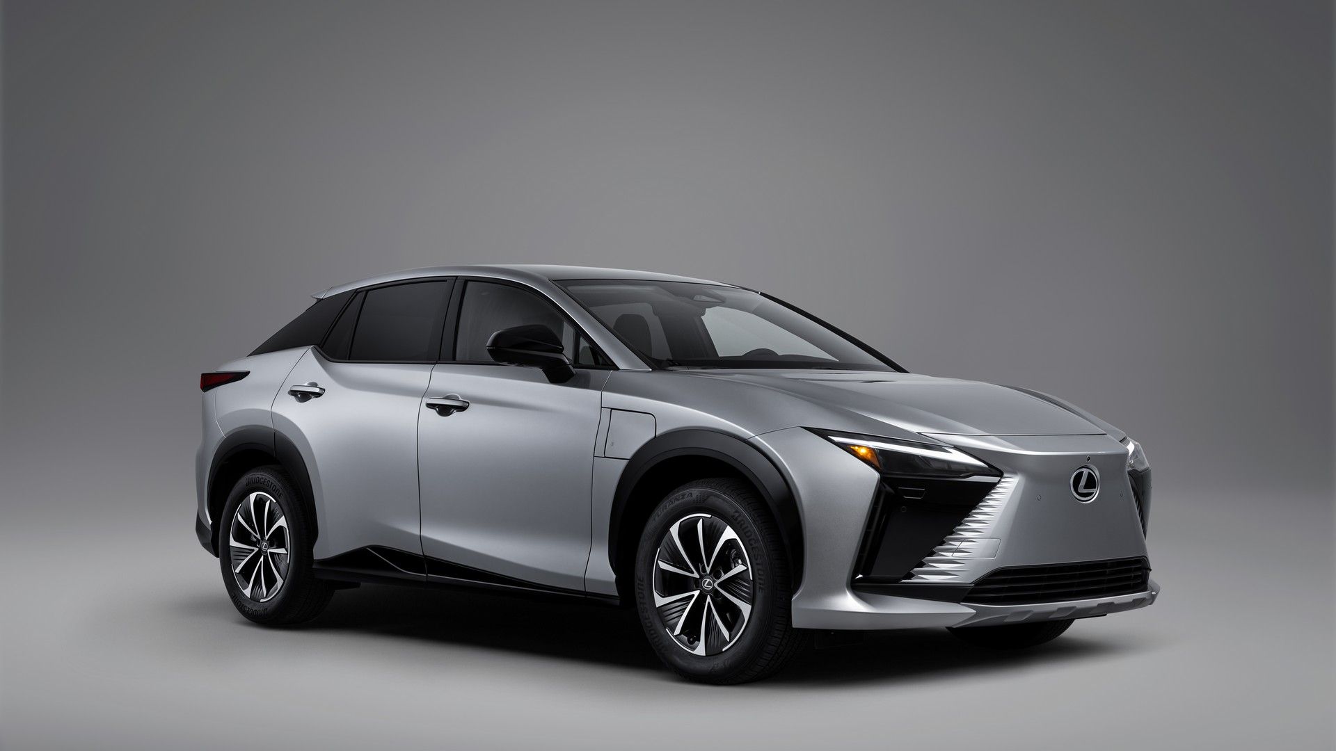 2026-lexus-rz-550e-f-sport-23.jpg
