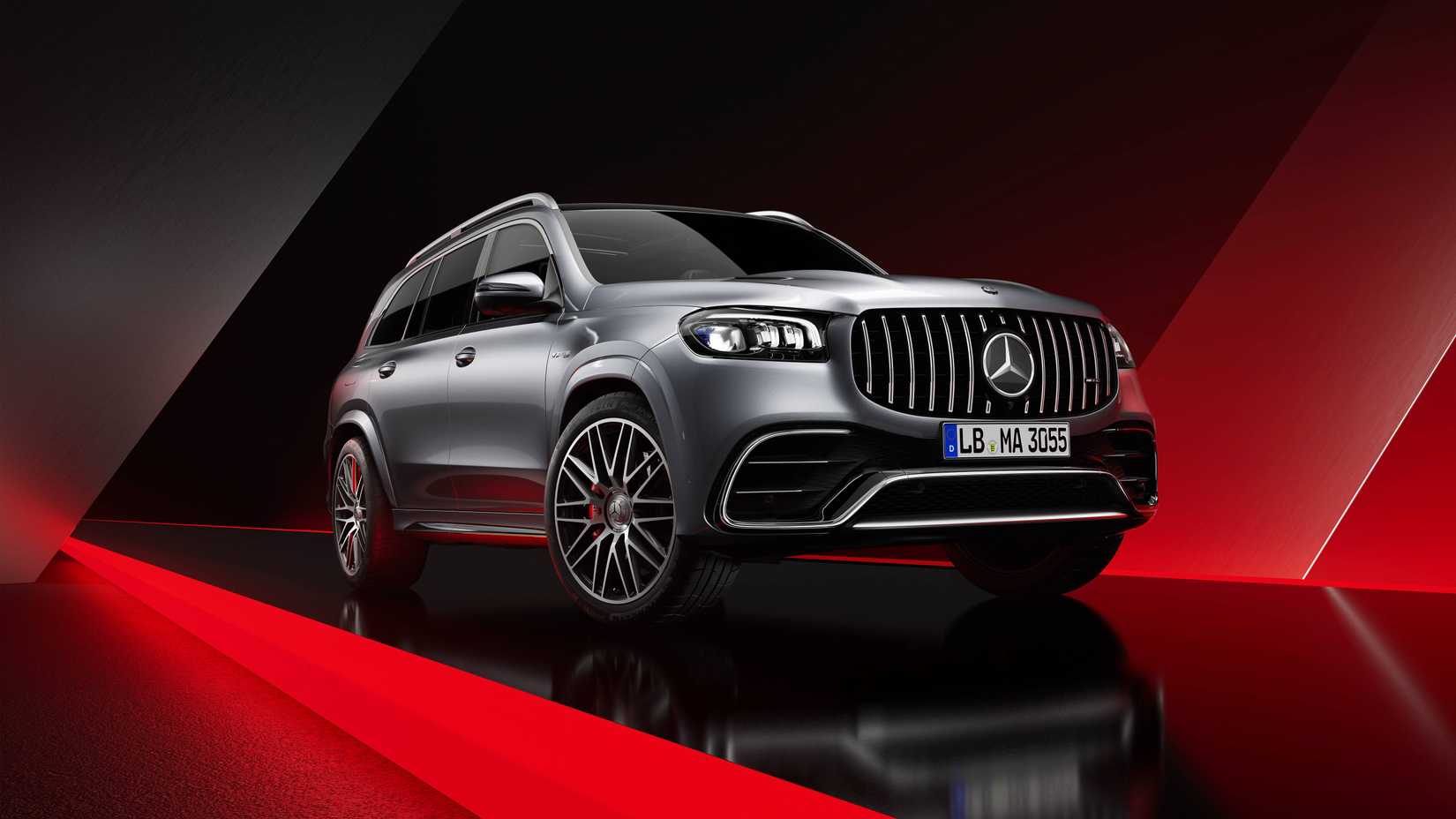 2026 Mercedes-AMG GLS 63 studio shot