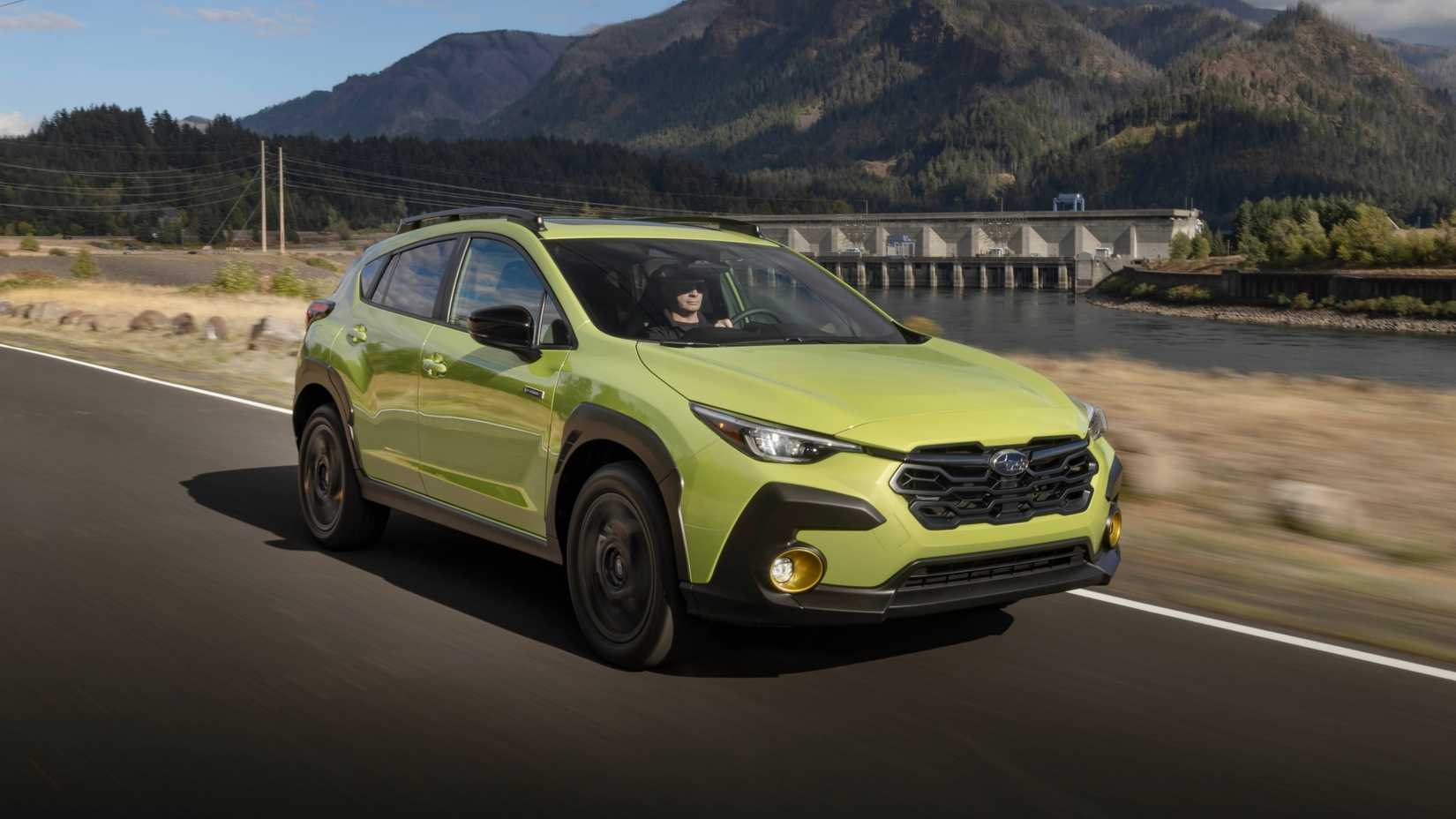 Uma foto de ação do Subaru Crosstrek Hybrid