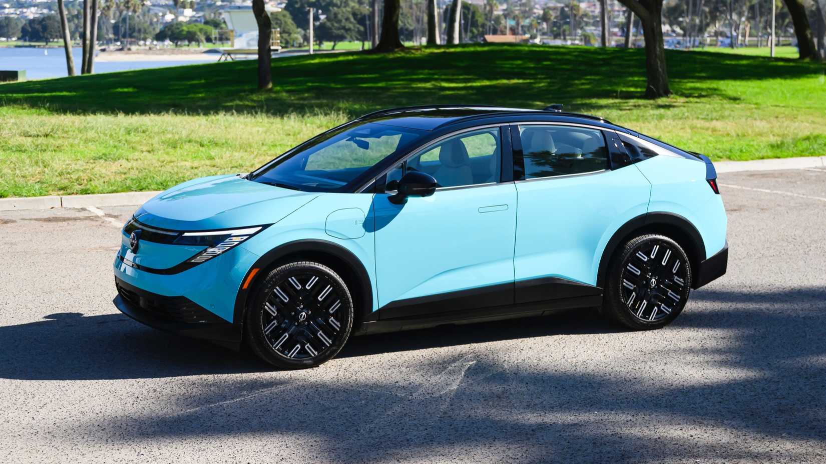 2026-nissan-leaf-platinum-exterior-16-front-quarter.jpg