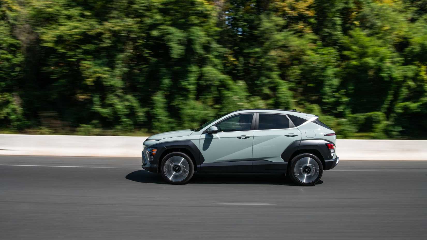 2024-2025-Hyundai-Kona-2nd-Gen-SX2-Side-View-Driving-4.jpg