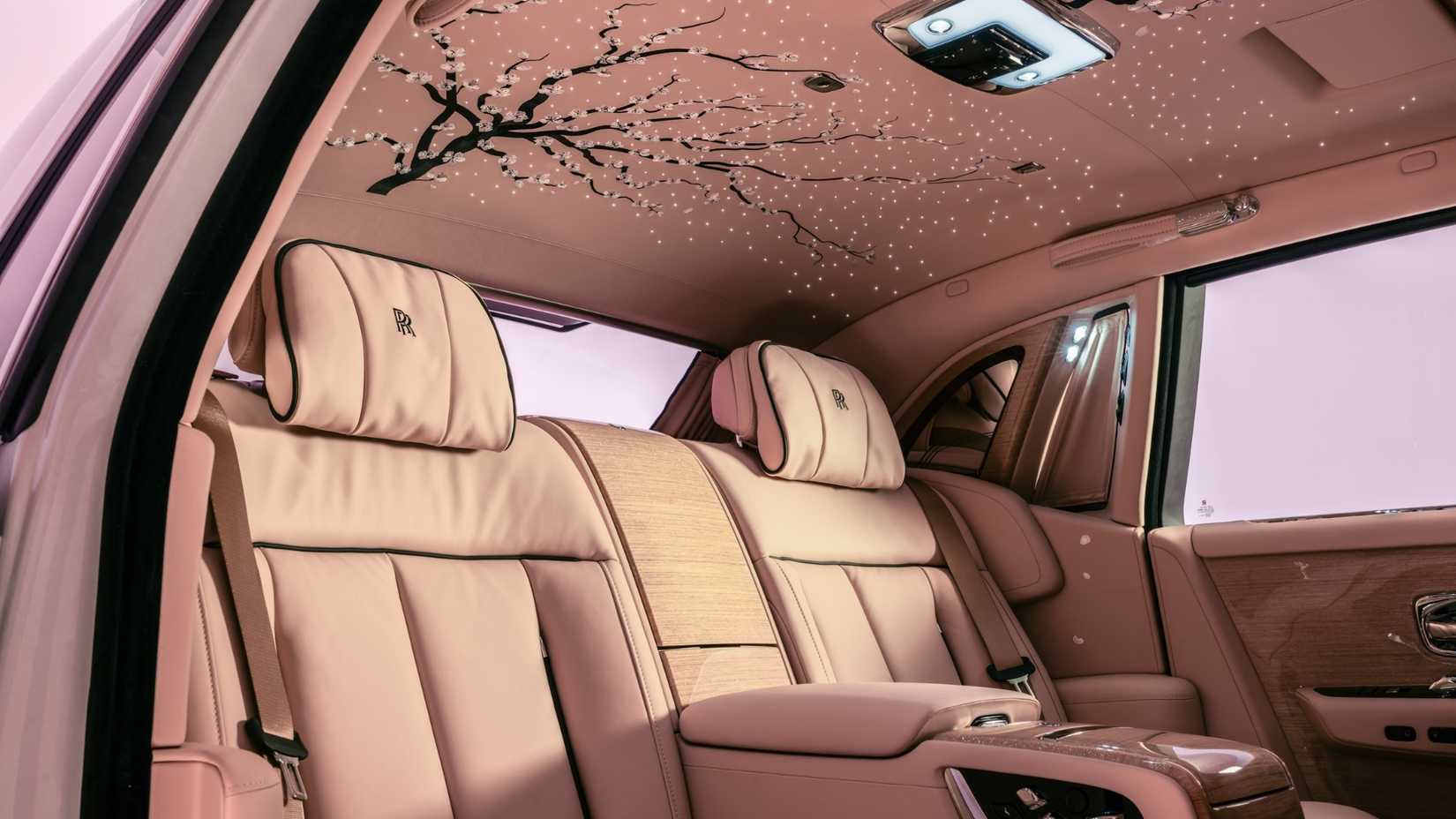 An interior shot of the 2022 - 2025 Rolls-Royce Phantom