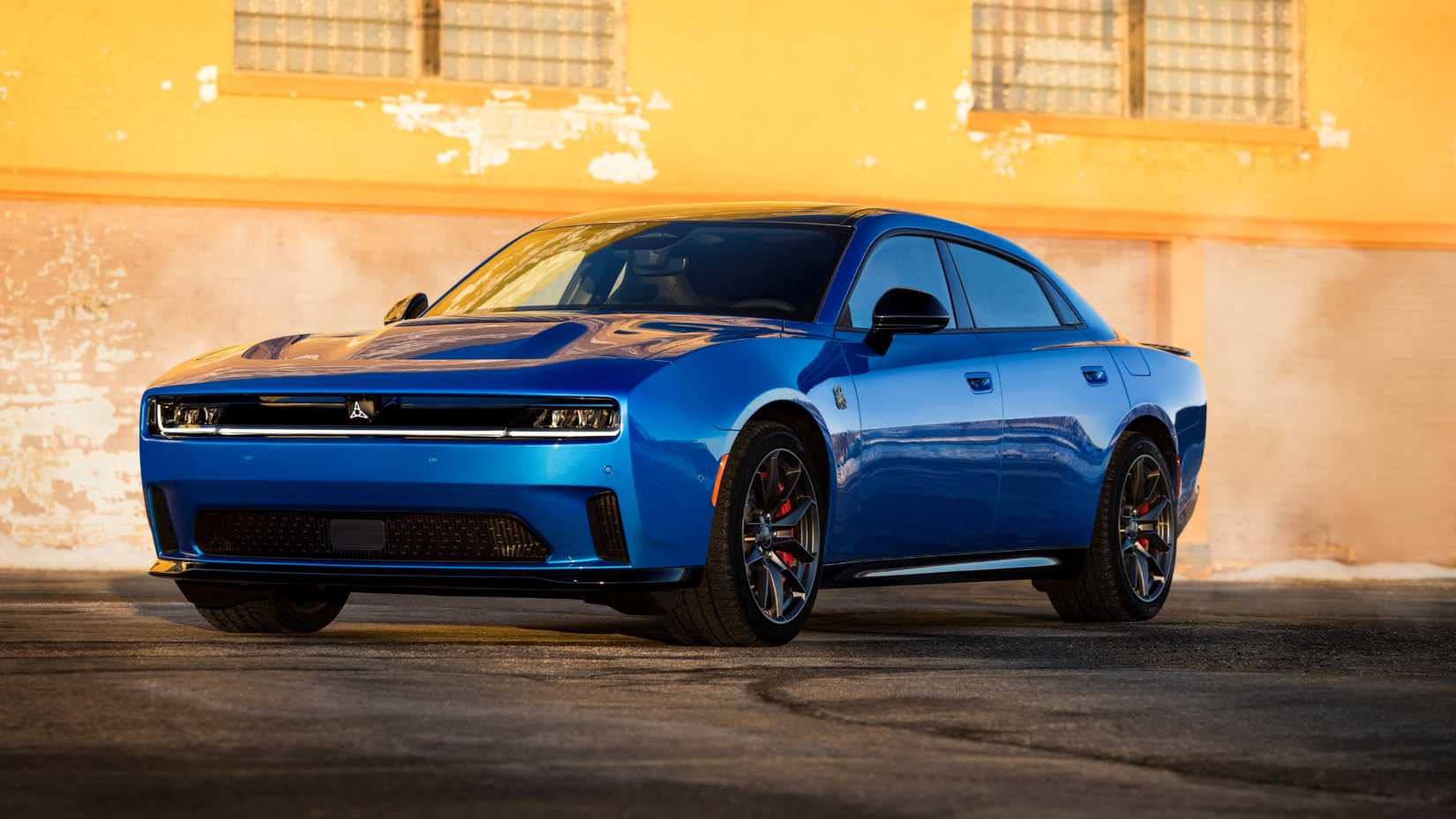2026-dodge-charger-daytona-quatro portas-scat-pack-plus-bludicrous-9.jpg