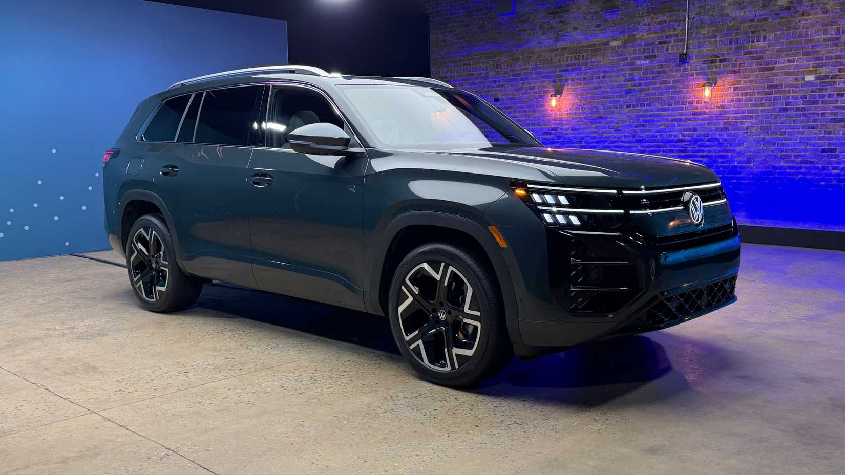 Front 3/4 shot of a 2027 Volkswagen Atlas parked in studio