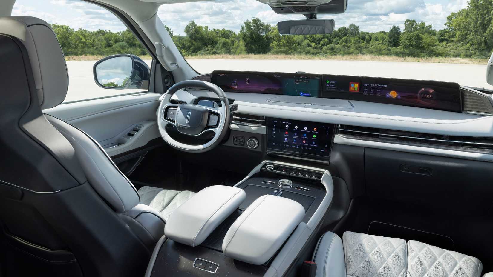 An interior shot of the 2025 Lincoln Navigator Black Label