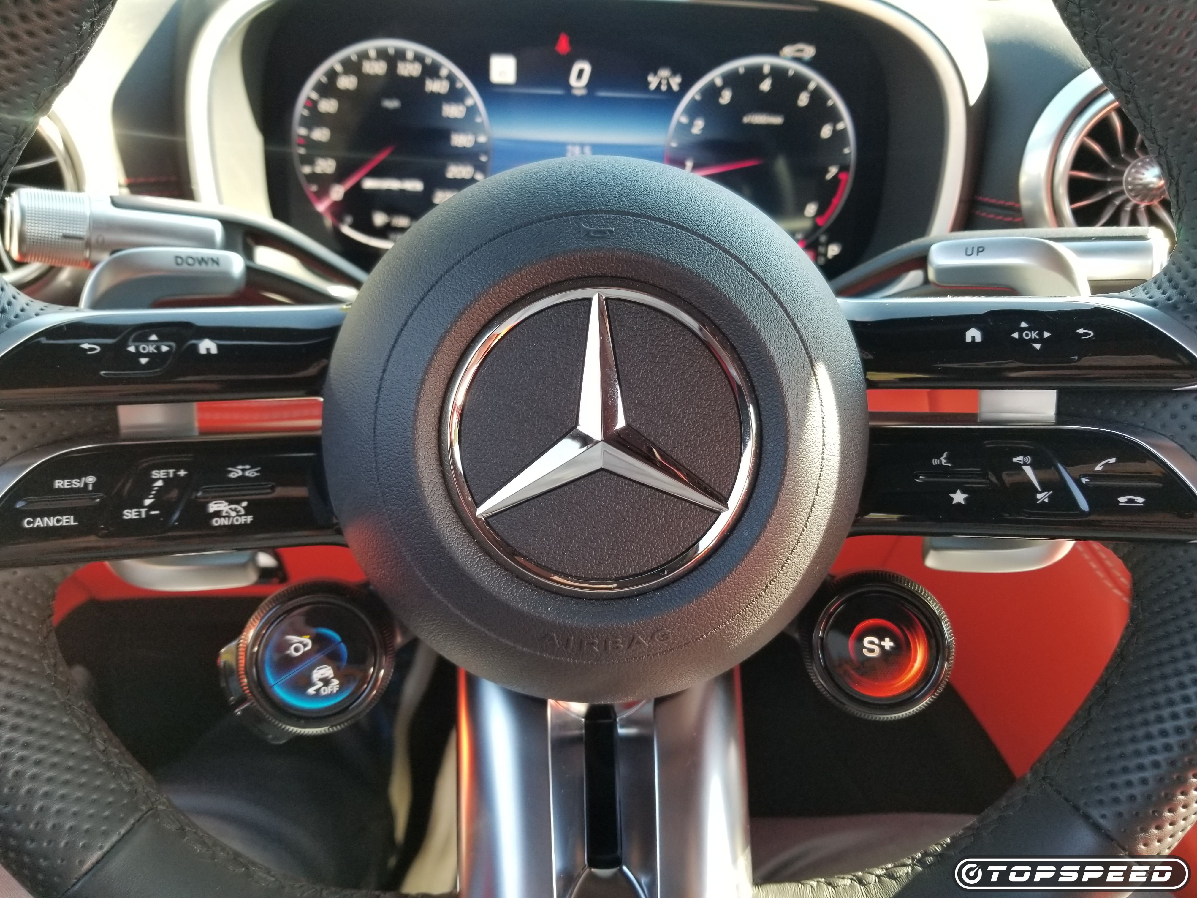 2023 Mercedes-AMG SL 63 steering wheel 