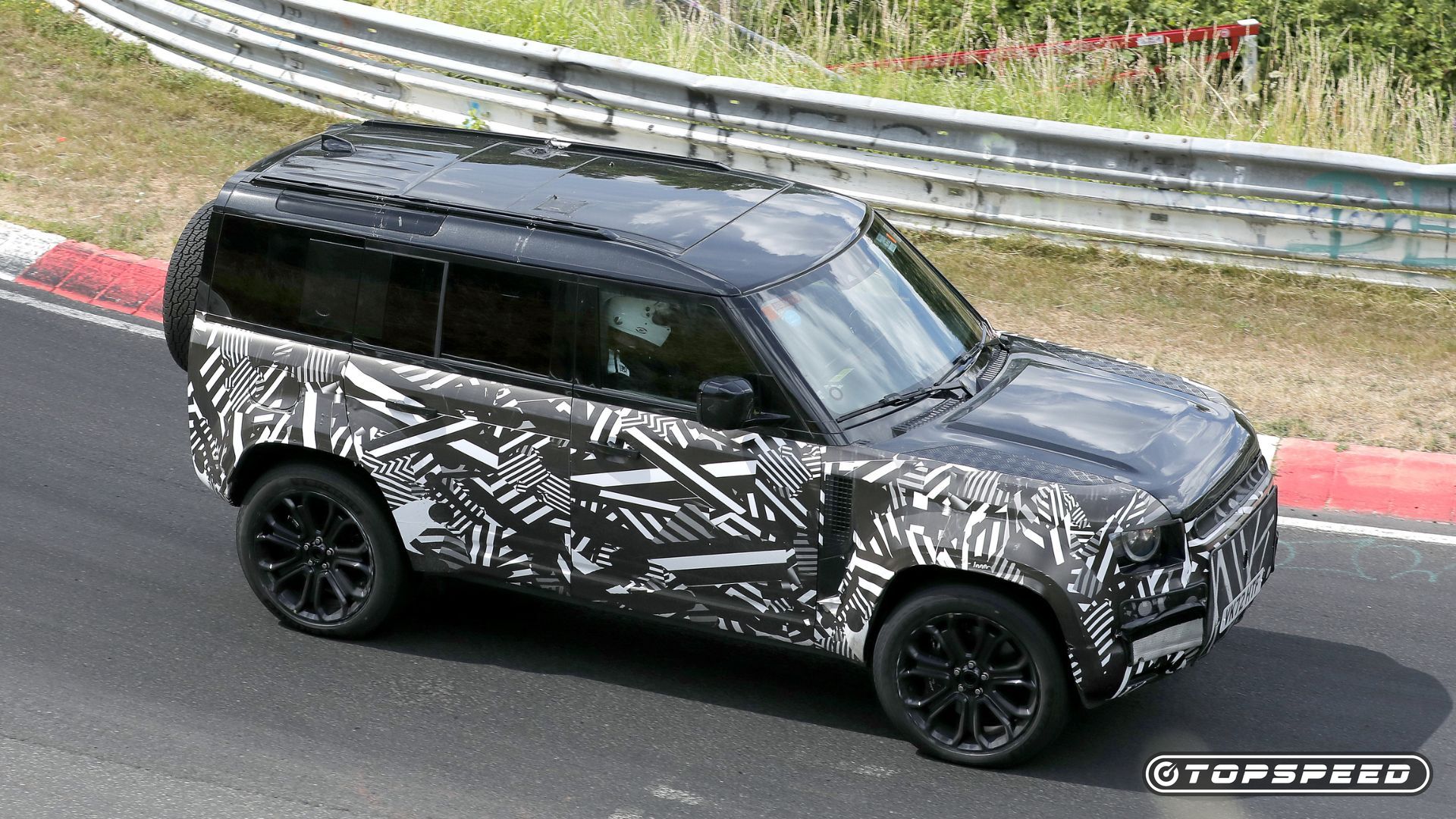 Land Rover Is Working On A More Potent Defender V-8
