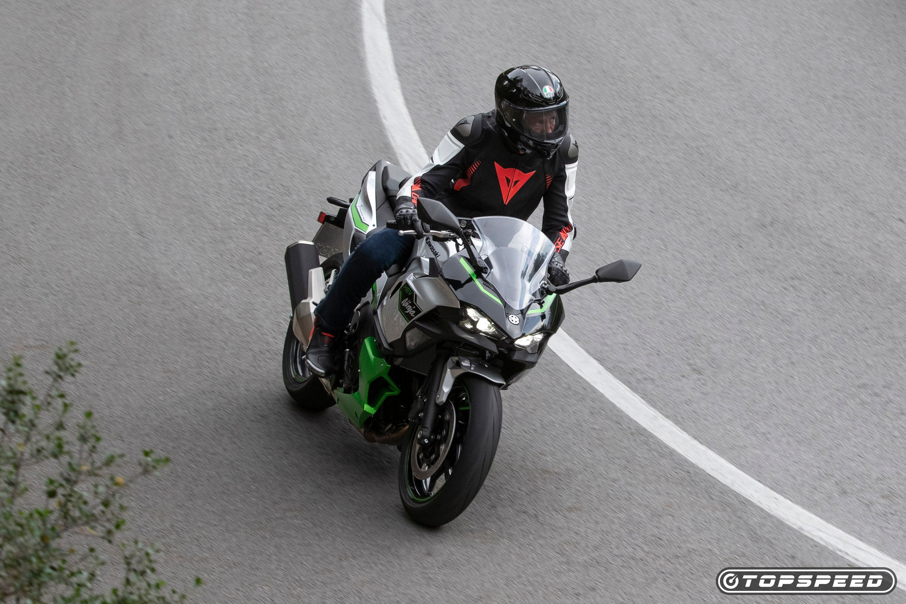 2024 Kawasaki Ninja 7 Hybrid Ride Review: Green Or Mean, It's Your Call