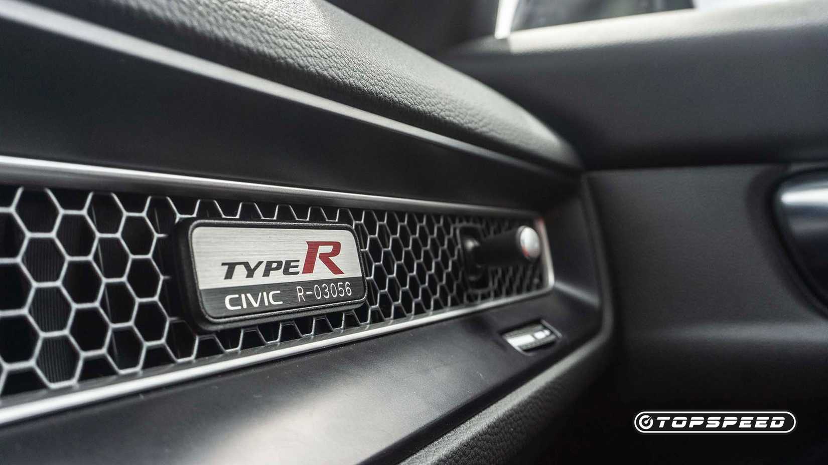 Type R plaque of the 2023 Honda Civic Type R