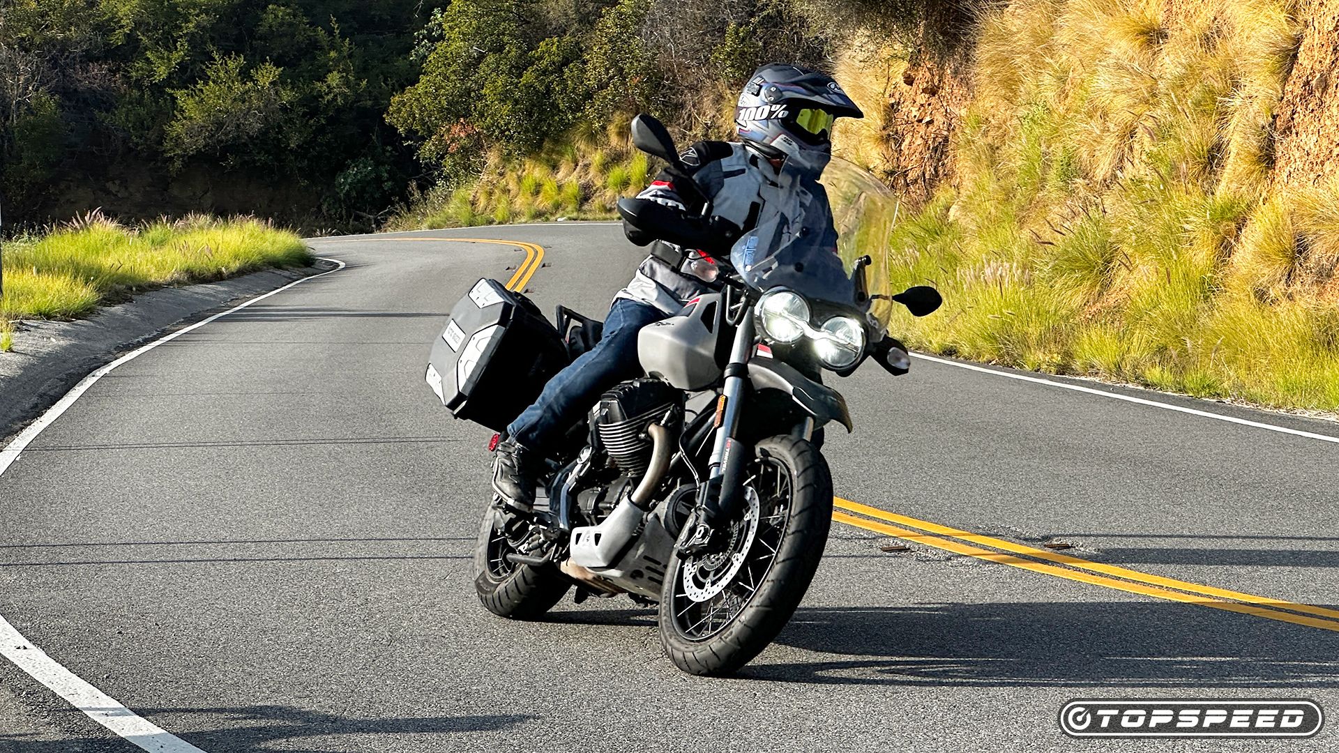 2023 Moto Guzzi V85 TT Travel m3
