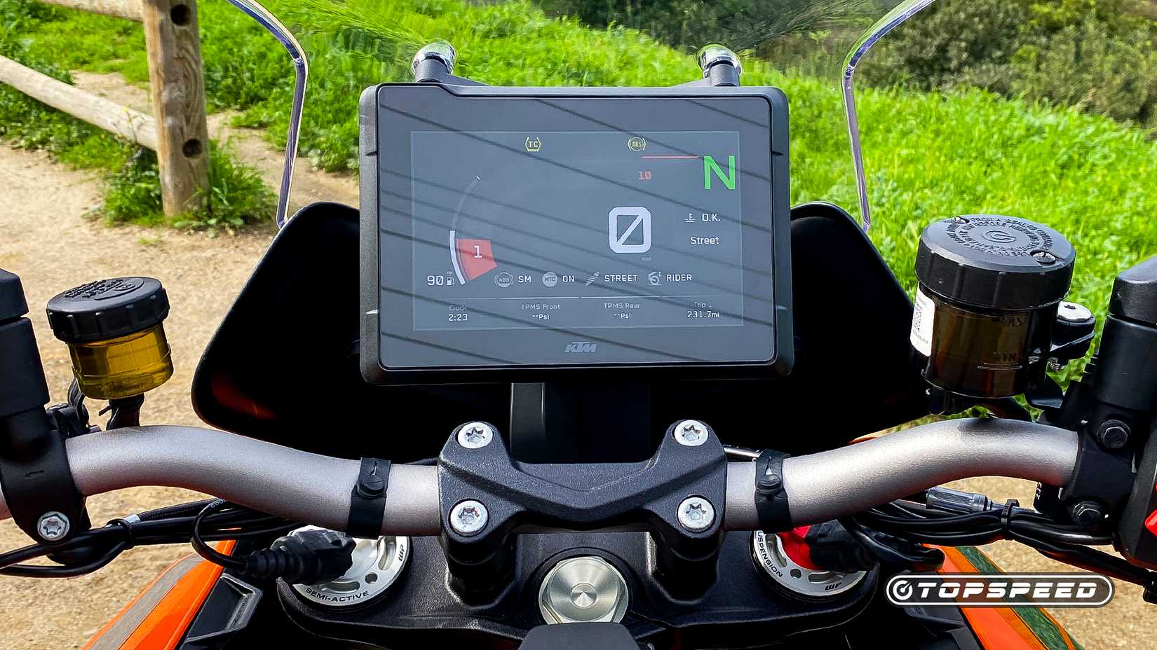 2023 KTM 1290 Super Duke GT 7-inch color TFT