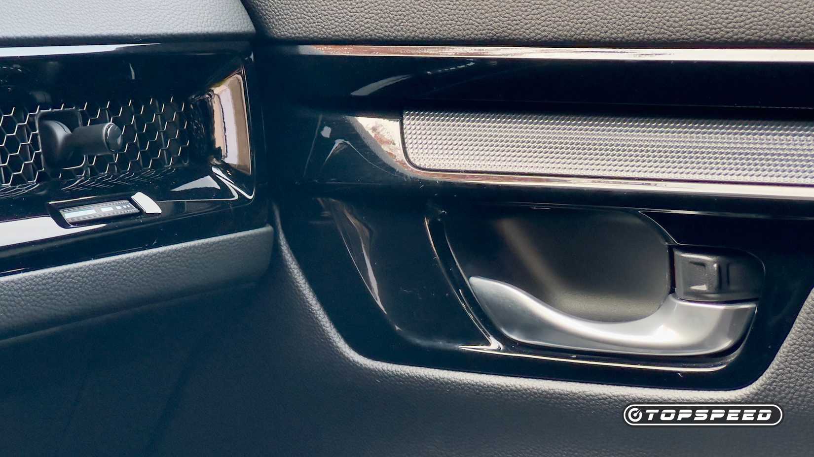 2024 Honda CR-V Passenger Door Detail