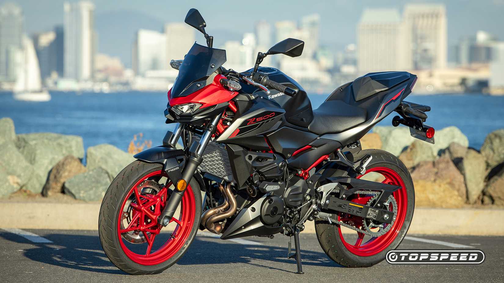 2024 Kawasaki Z500 SE with color matched wheels and radiator guard