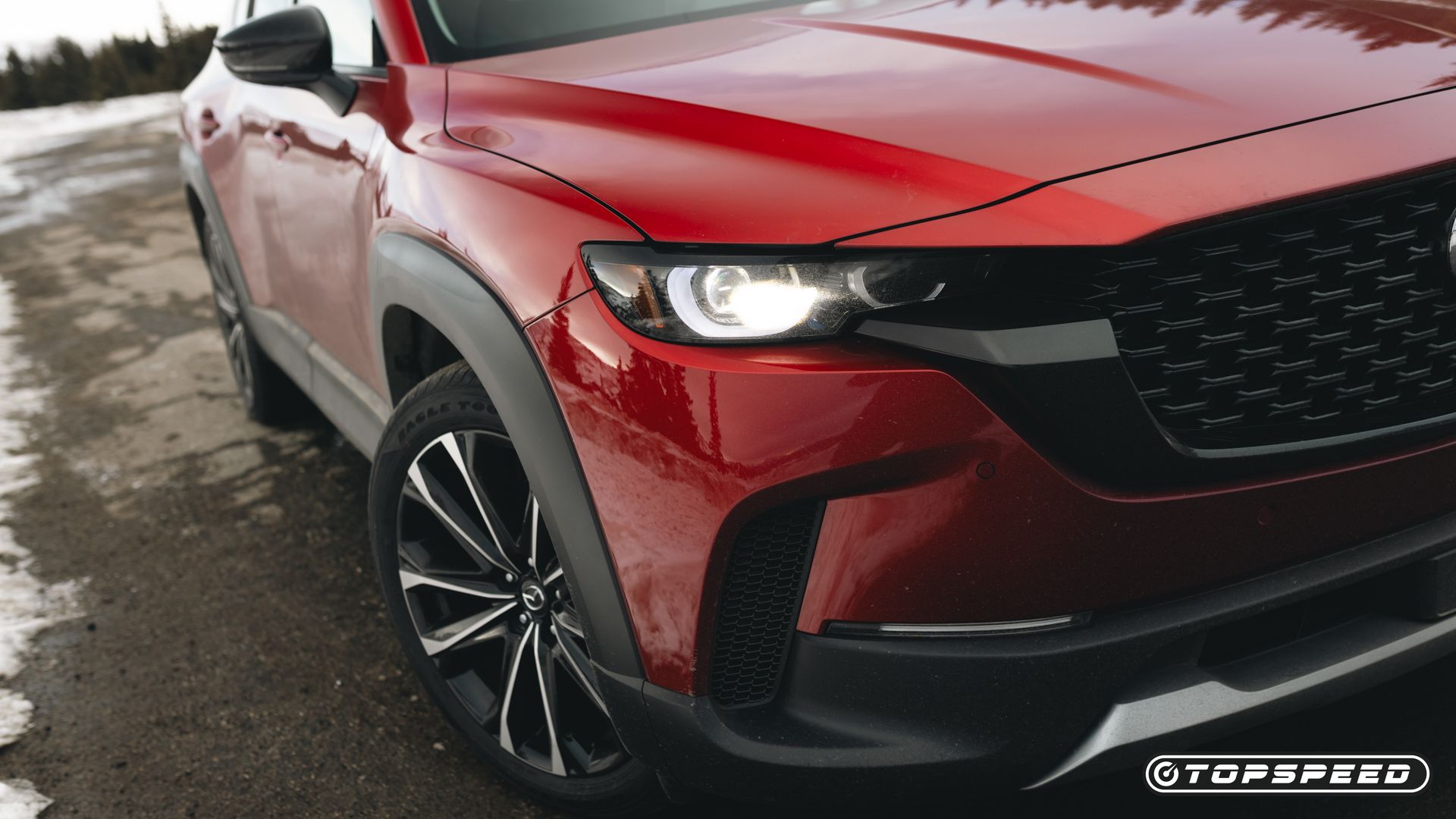 Front close-up of the headlights of the 2024 Mazda CX-50