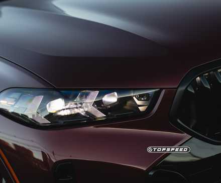 Close frontal do farol do BMW X6 xDrive40i 2024