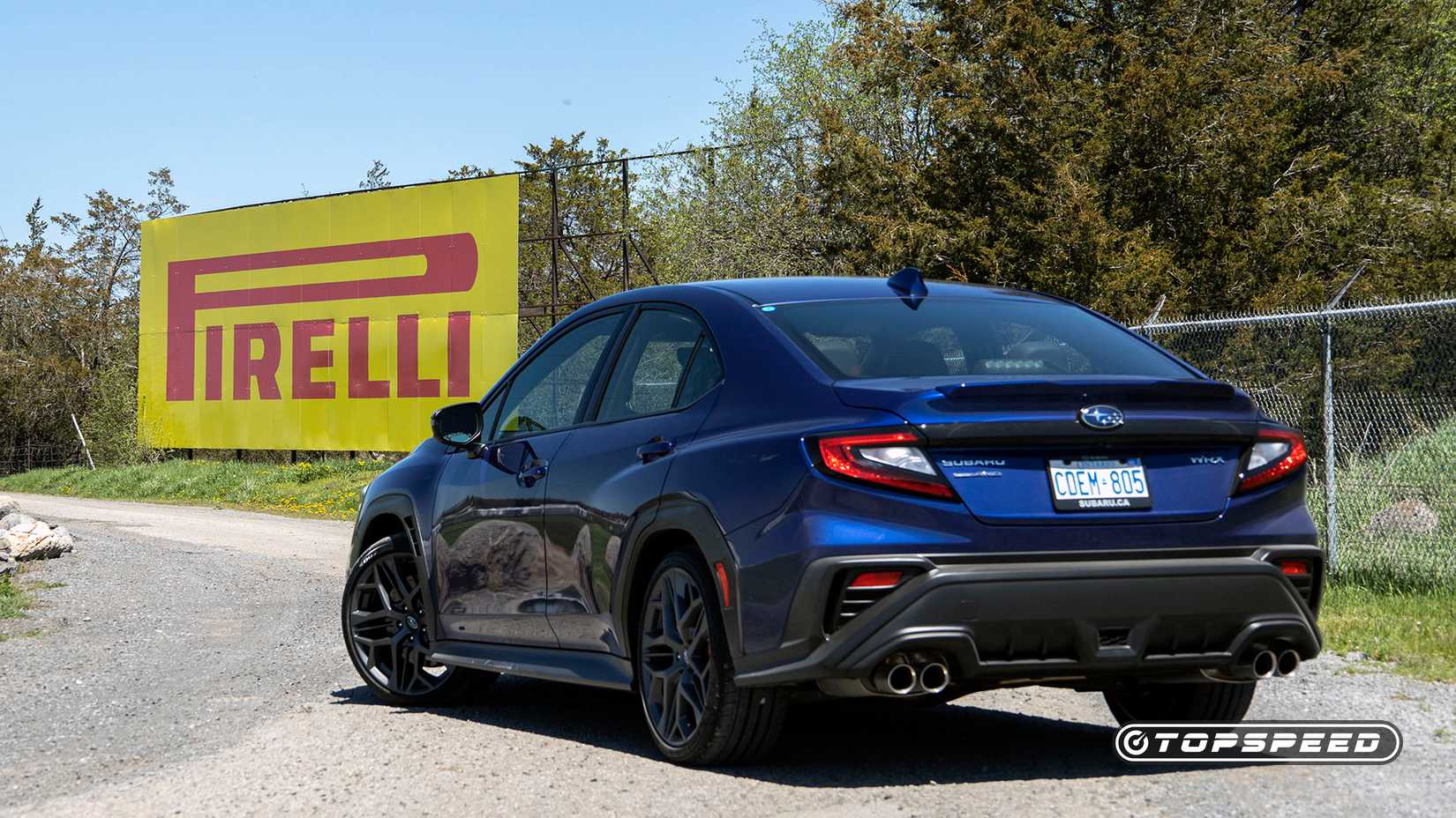 2024 Subaru WRX RS Rear Three Quarter shot estacionado na pista