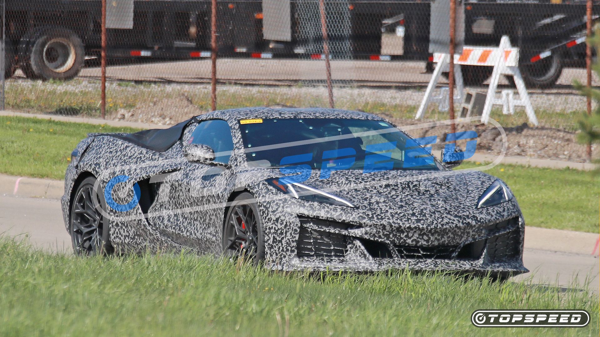 2025 Chevrolet Corvette ZR1 Spied With A Removal Roof Panel