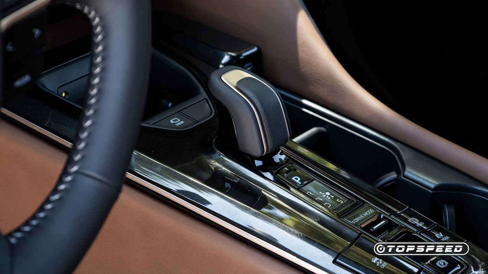 2025 Toyota Crown Signia Gear Selector TopSpeed