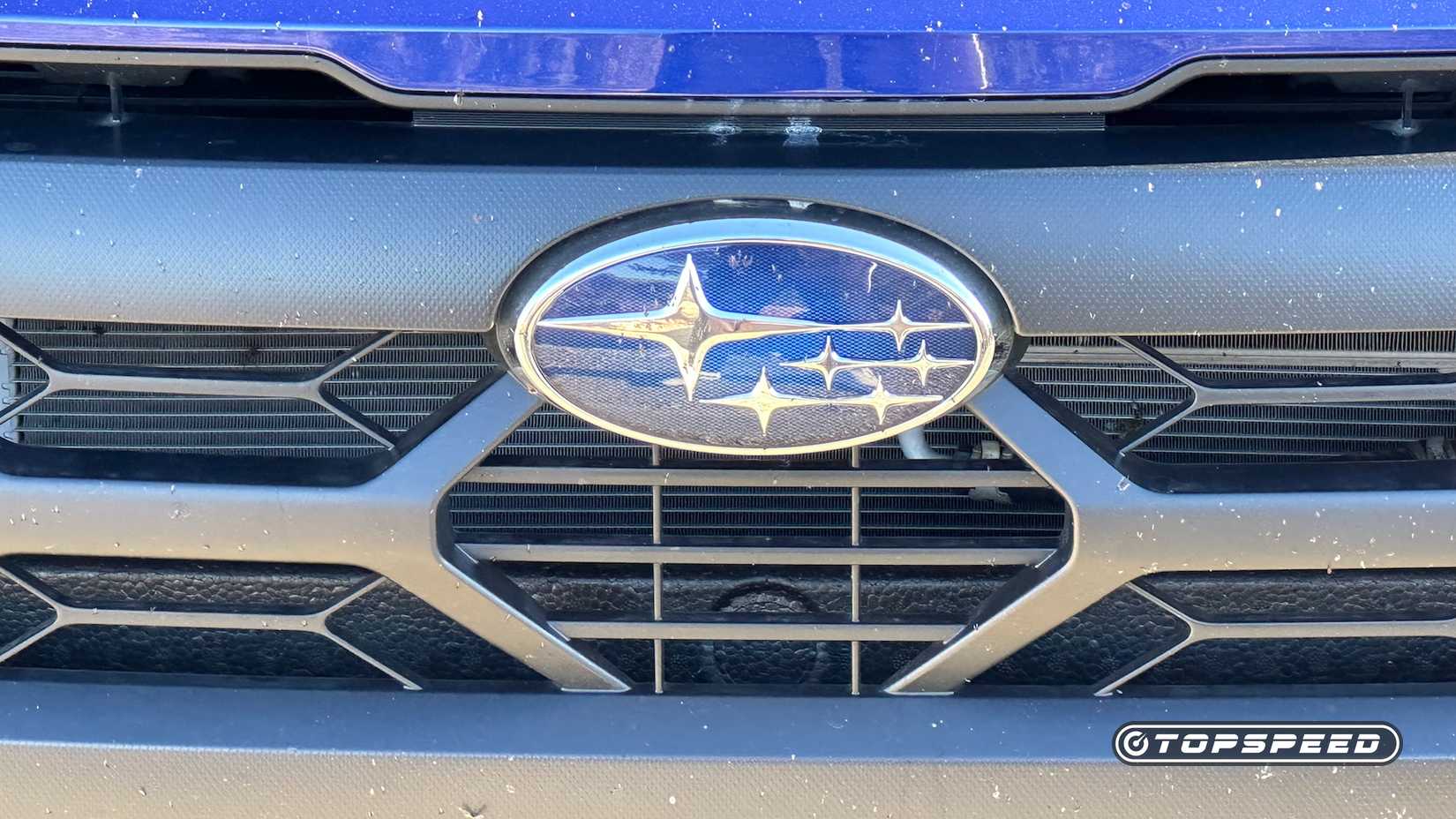 Emblema dianteiro exterior Subaru Crosstrek Wilderness