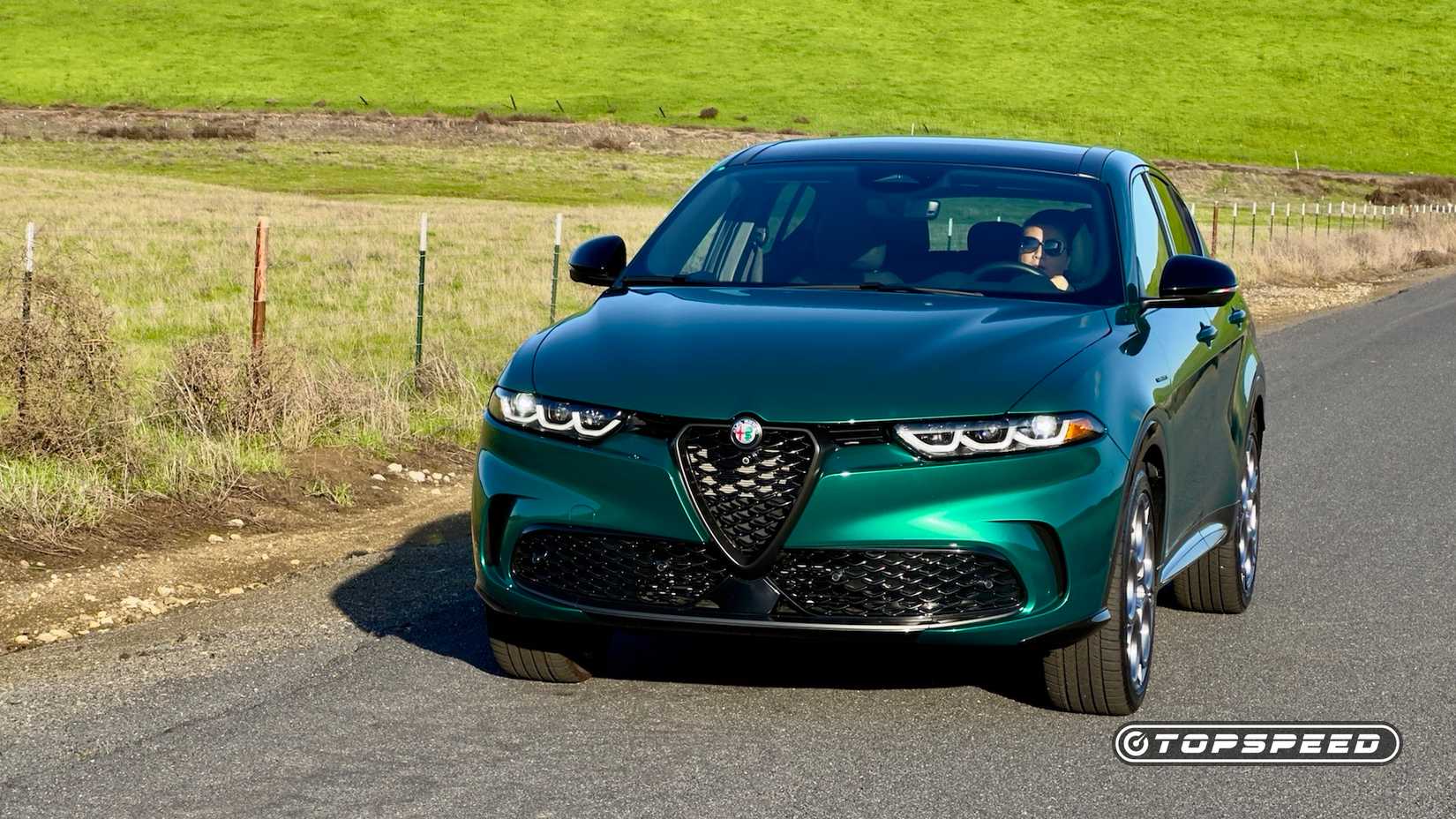 2024 Alfa Romeo Tonale Exterior Lead Image