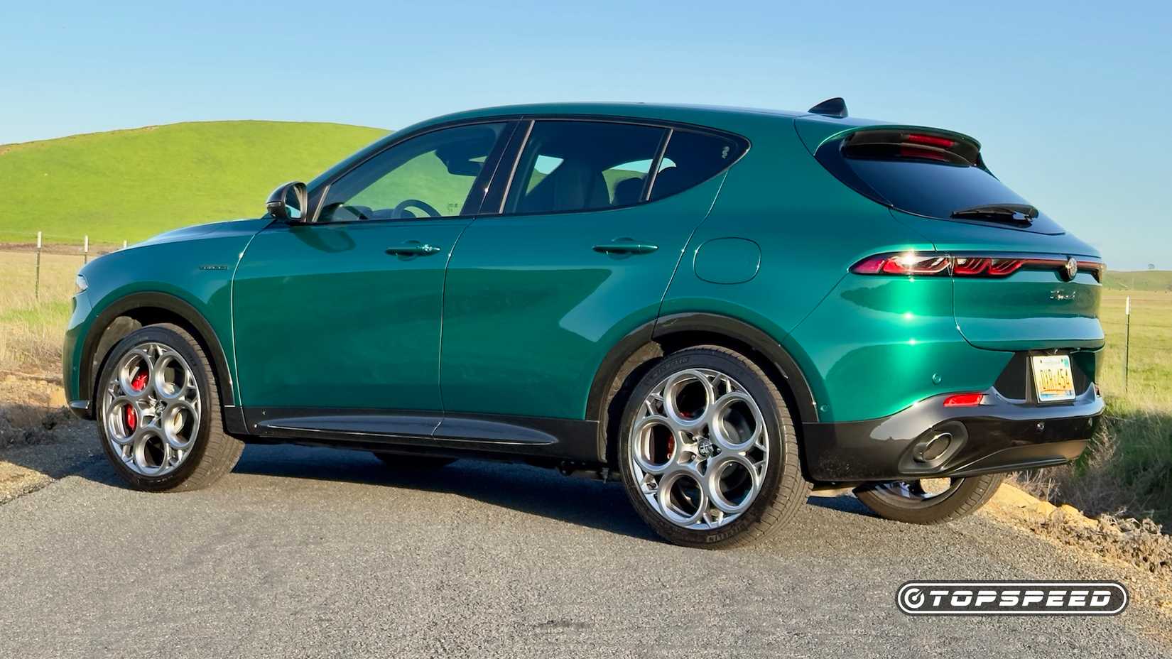 2024 Alfa Romeo Tonale Exterior Rear Profile-1