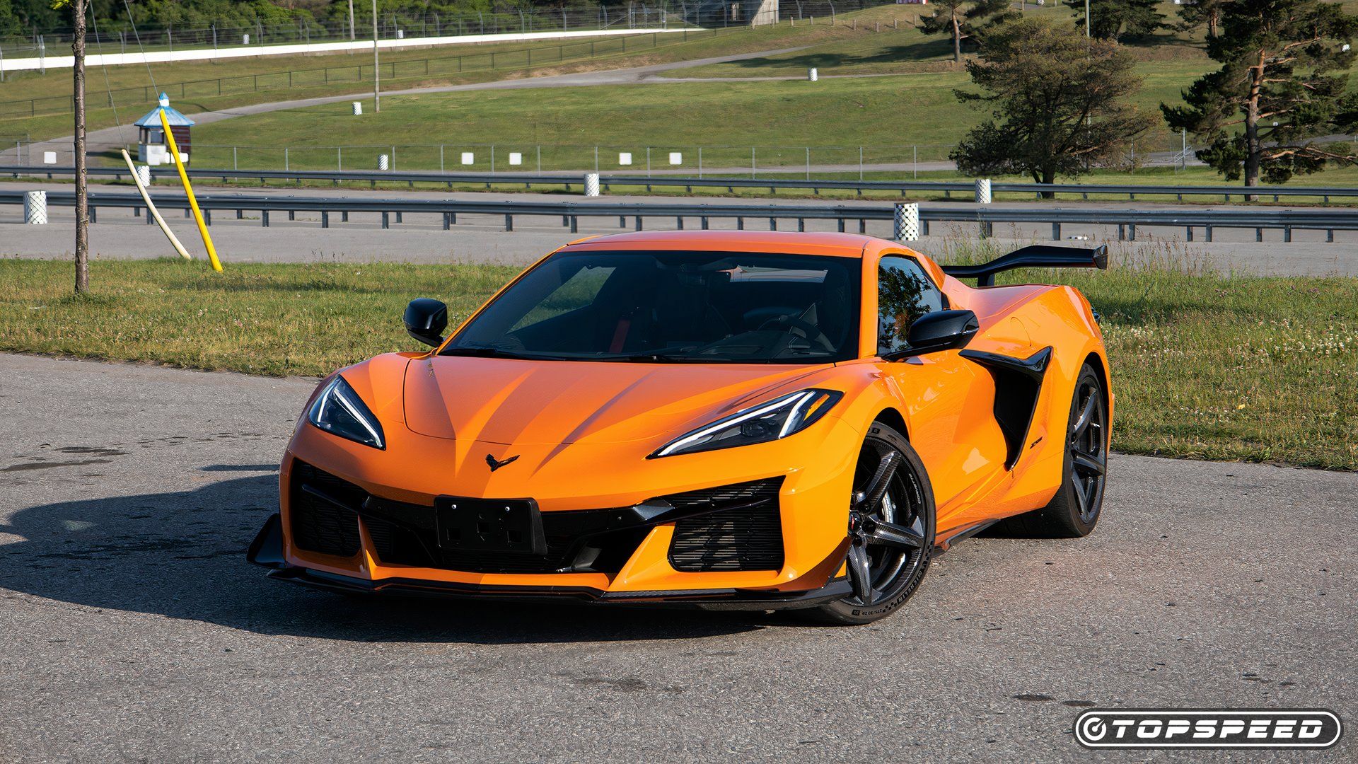 10 Key Differences Between The Chevy Corvette ZR1 and Corvette Z06