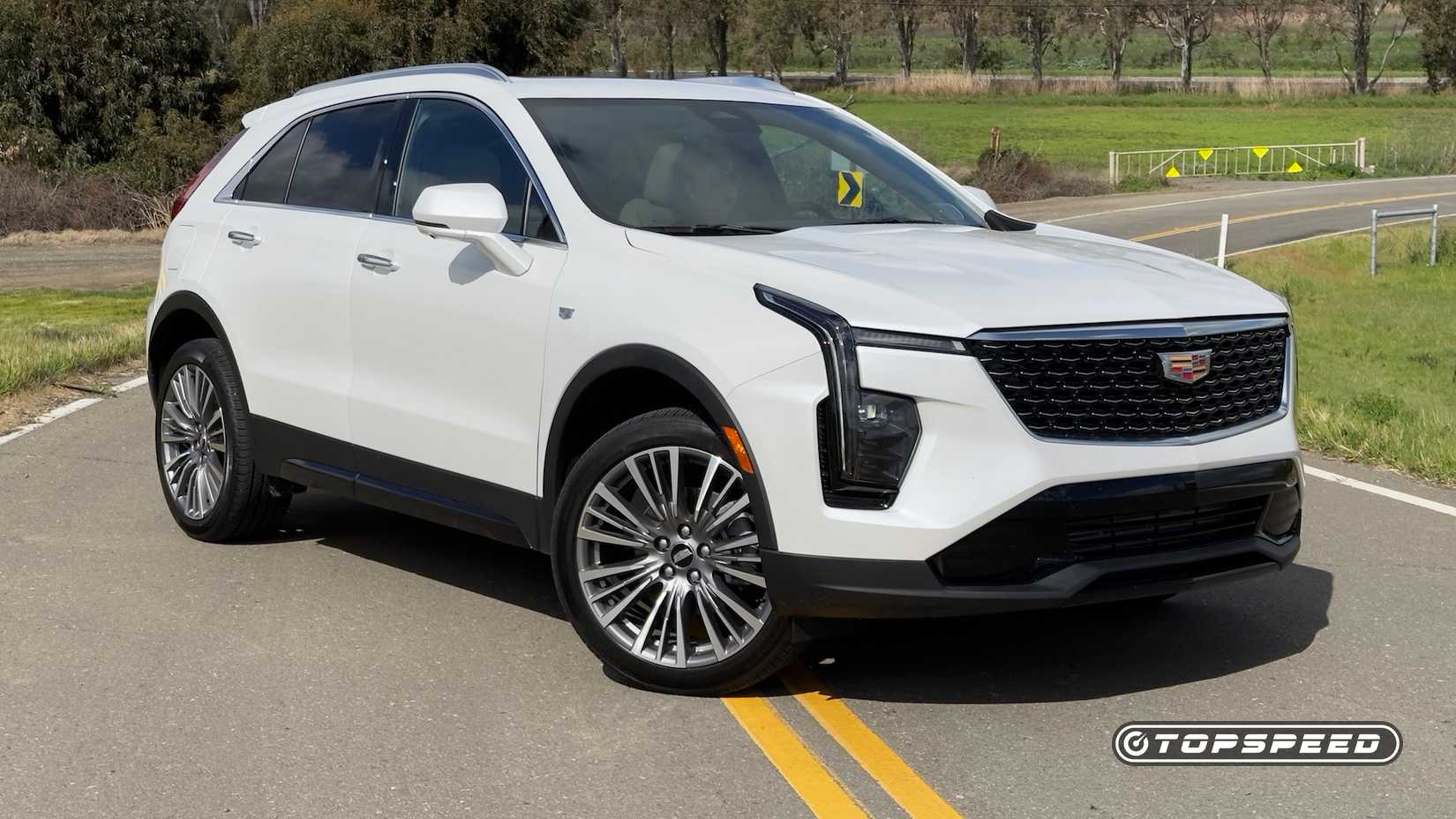 2024 Cadillac XT4 Exterior Front 3.25 Right Side-1