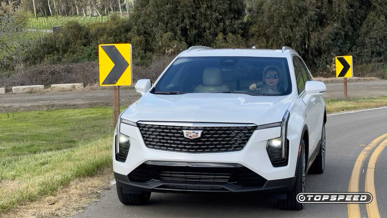 2024 Cadillac XT4 Exterior Front View-1