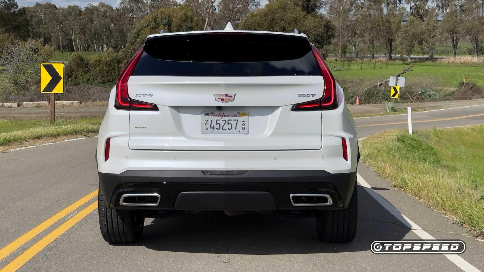 2024 Cadillac XT4 Exterior Rear-1