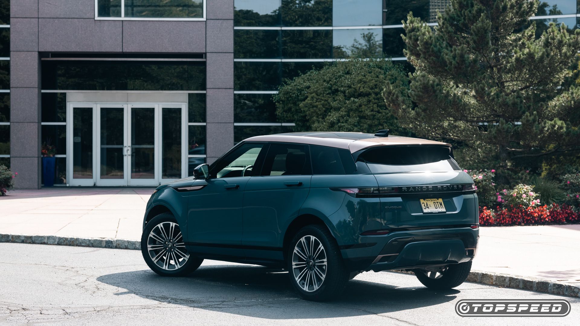 2024 Range Rover Evoque P250 Dynamic SE: A Charming Pint-Sized British ...