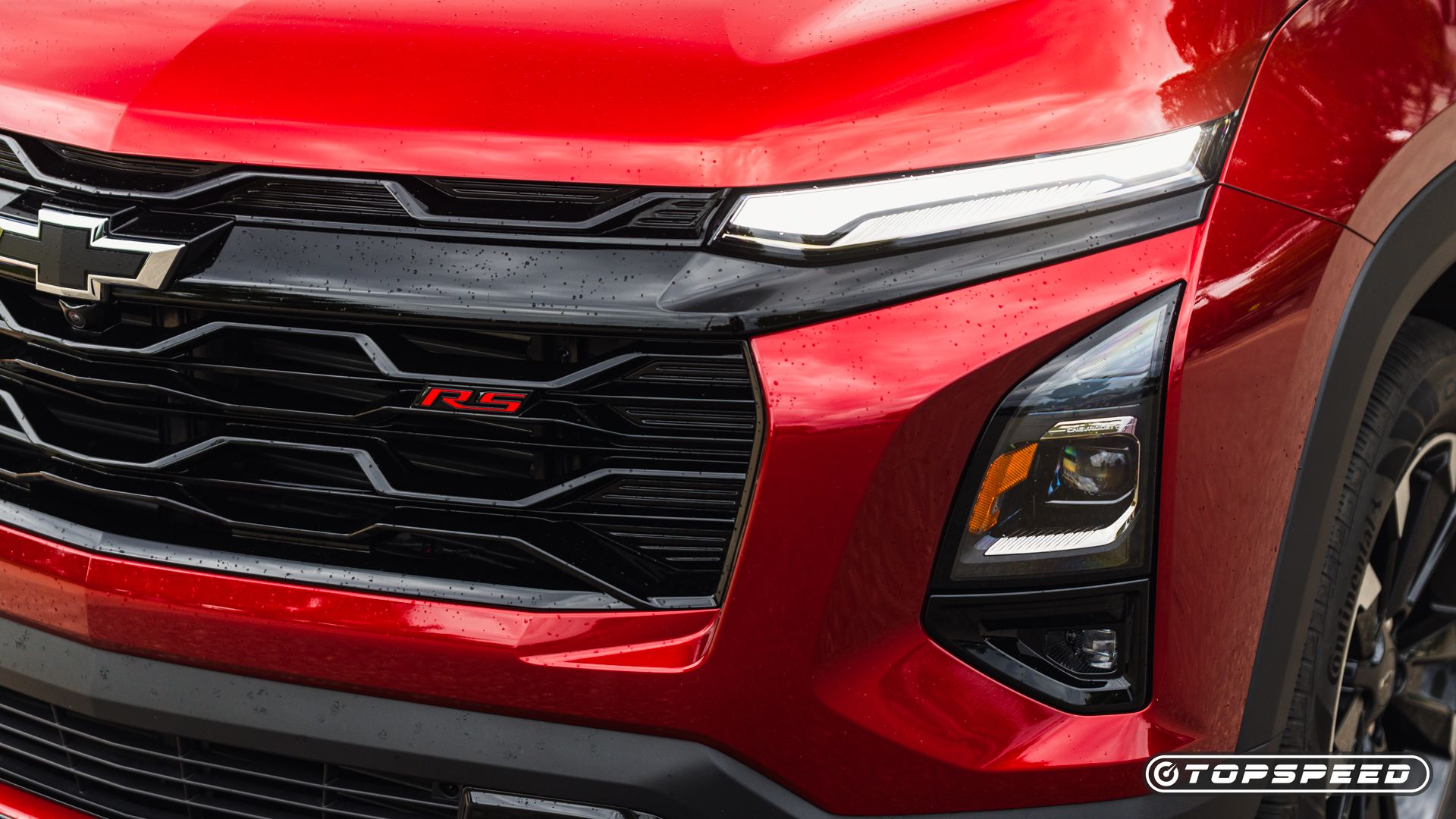 2025 Chevrolet Equinox front close-up of the grille