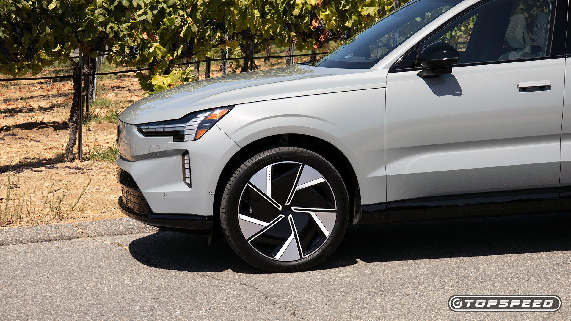 2025 Volvo EX90 Is XC90's Spiritual EV Successor, But Still Needs Work