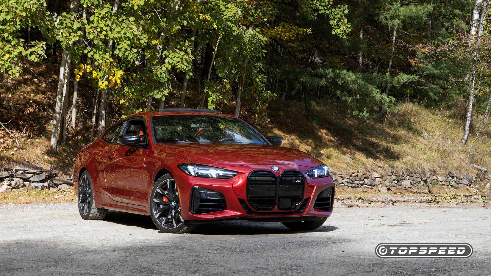 2025 BMW M440i dianteiro três quartos TopSpeed