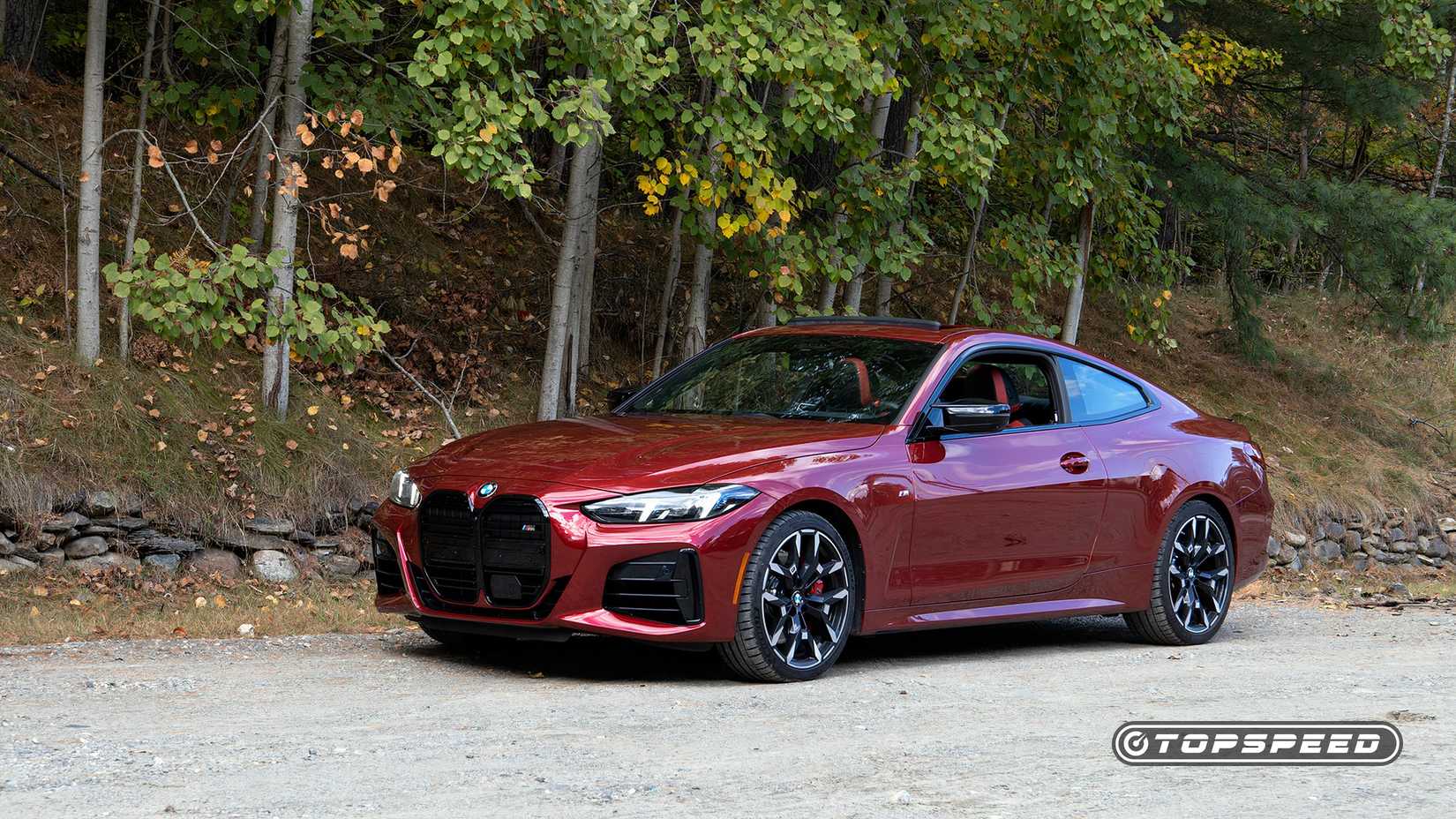 2025 BMW M440i estacionado na frente TopSpeed