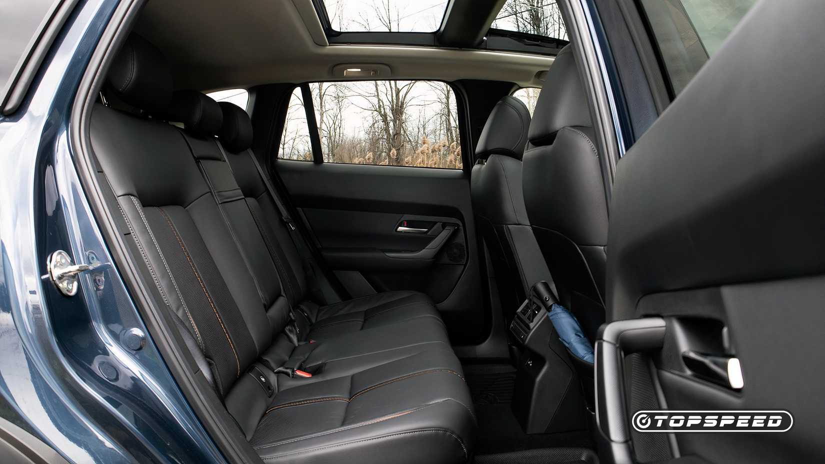 2025 Mazda CX-50 Bancos traseiros híbridos TopSpeed