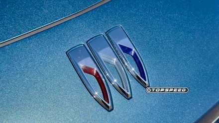 2024 Buick Envista Avenir Exterior - close-up do logotipo frontal