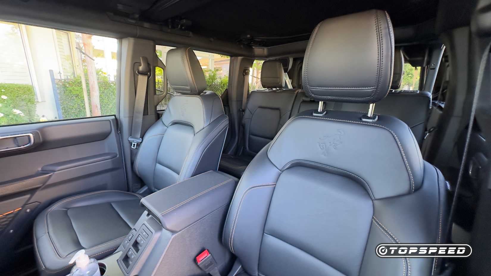 2024 Ford Bronco Badlands Interior - Front Seats-1