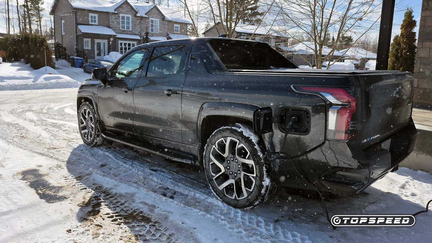 2025 Chevrolet Silverado EV TopSpeed 004