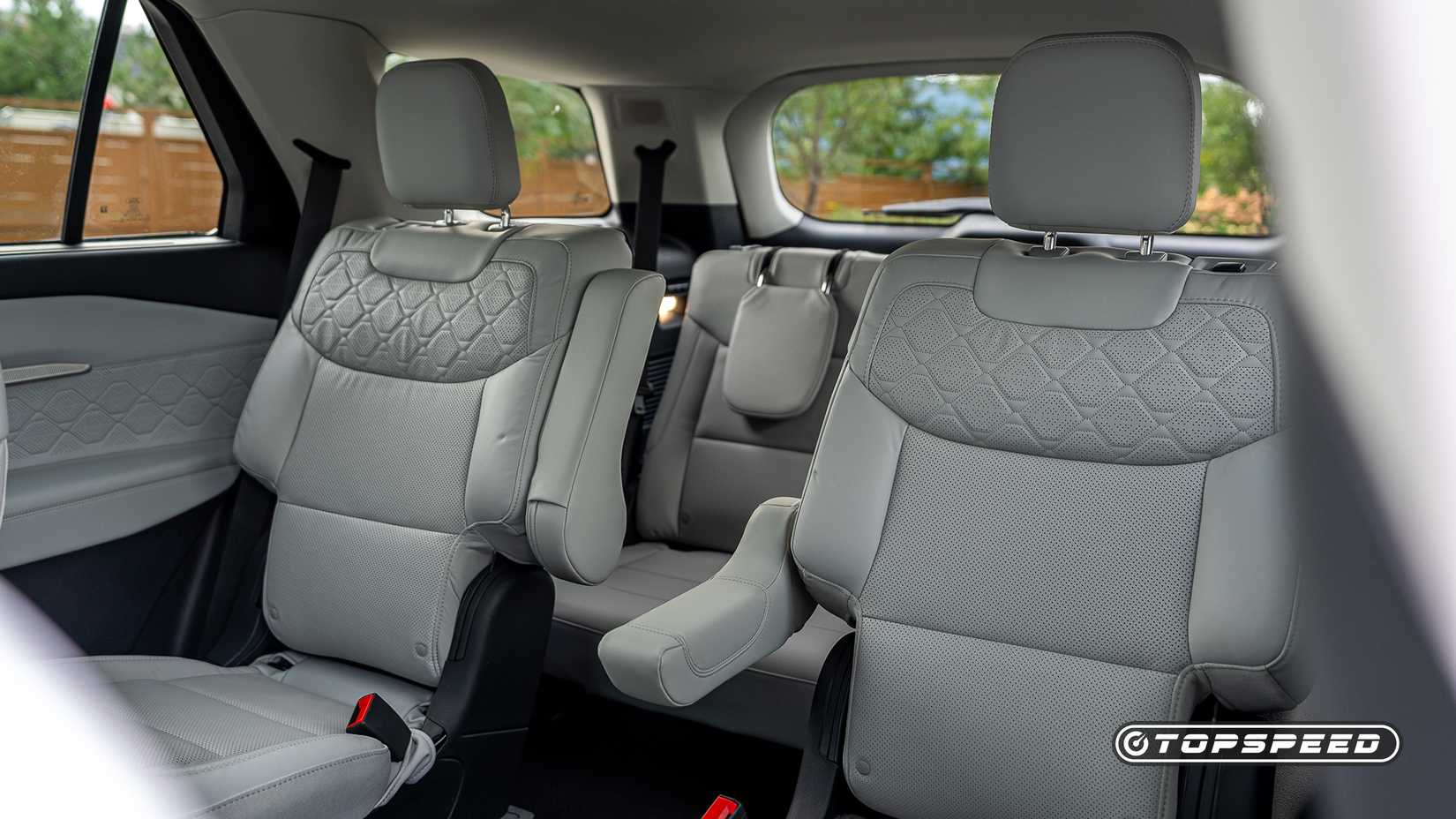 2025 Ford Explorer Platinum TopSpeed (7)