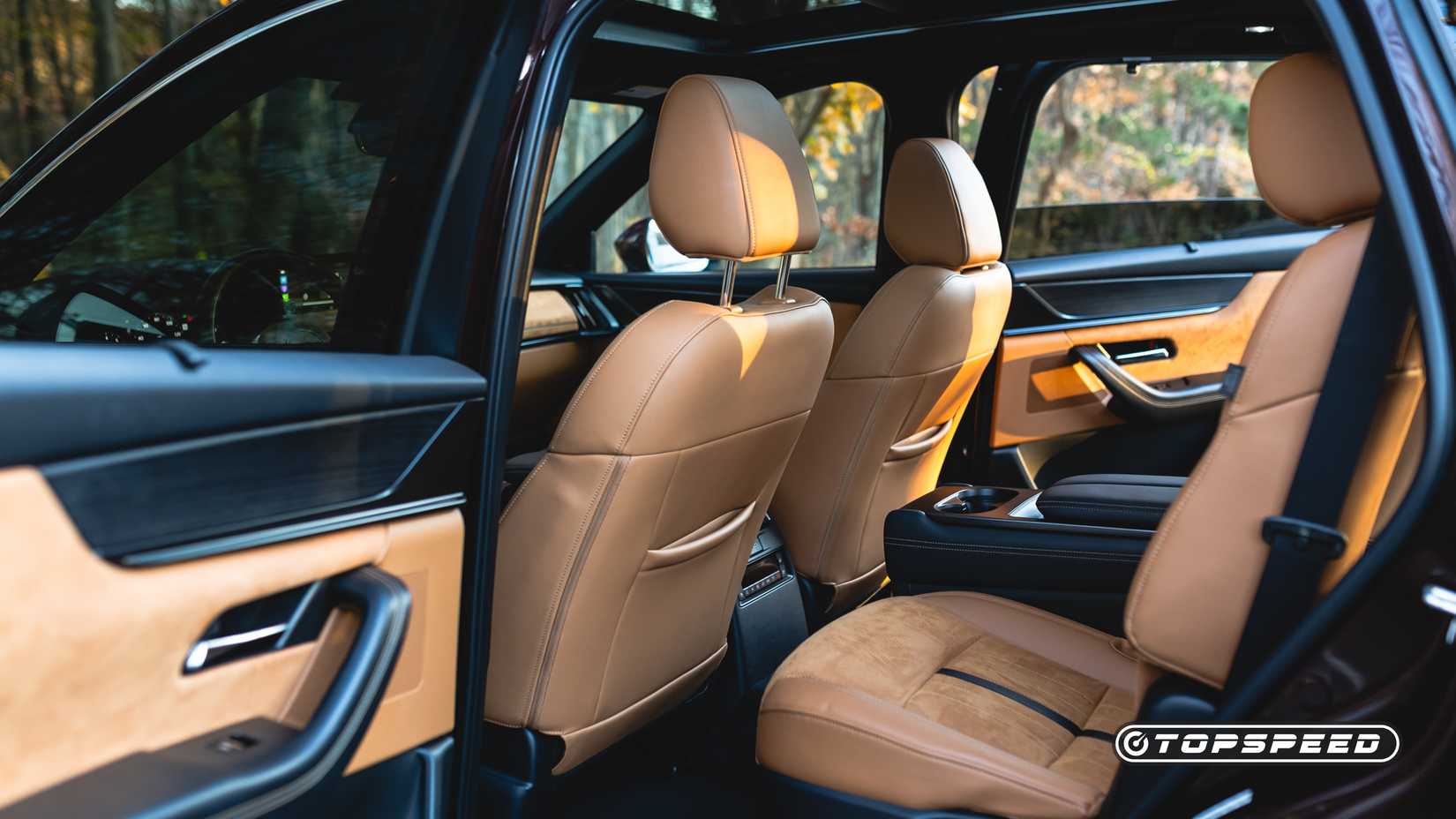 Interior do Mazda CX-90 2025 (18)