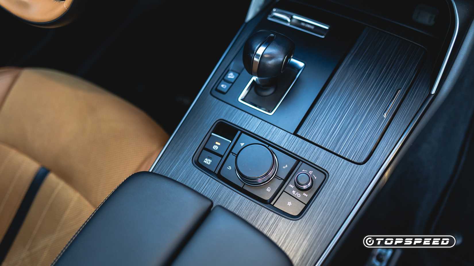 Interior do Mazda CX-90 2025 (9)