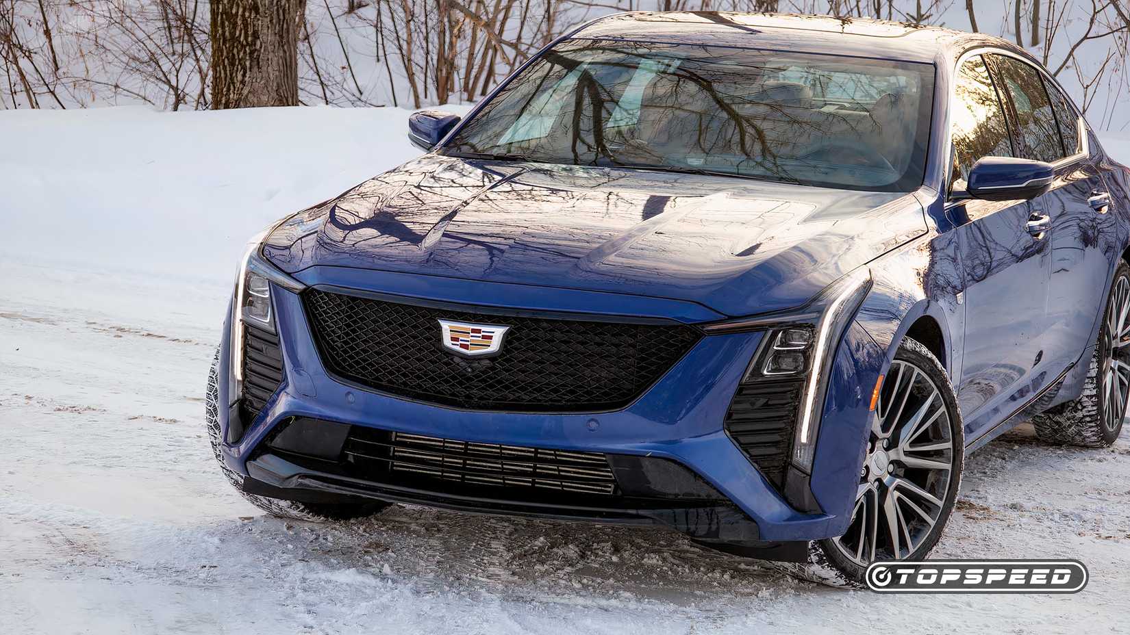 2025 Cadillac CT5 dianteiro TopSpeed
