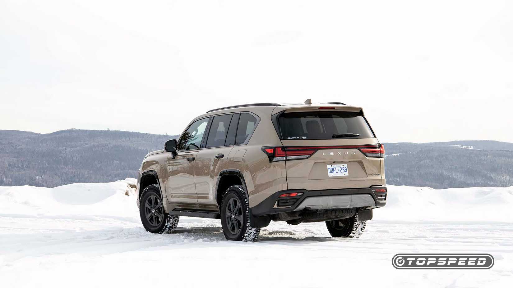 2025 Lexus LX700h Traseira Três Quartos TopSpeed