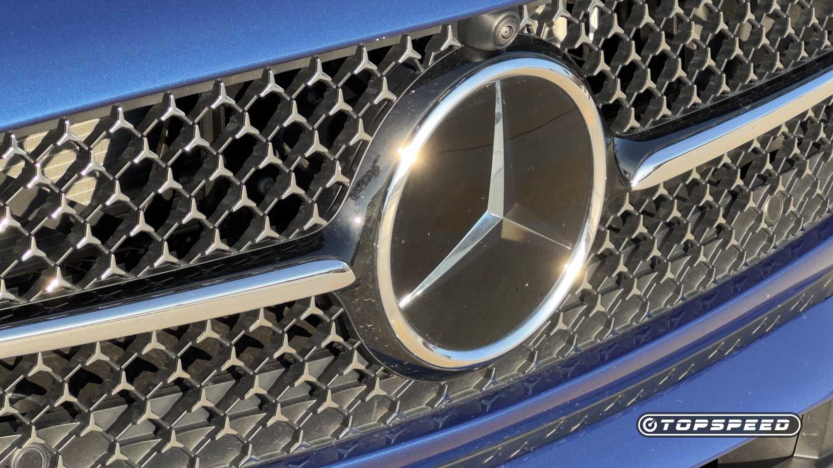 2025 Mercedes-Benz CLE450 Cabriolet exterior grille-1