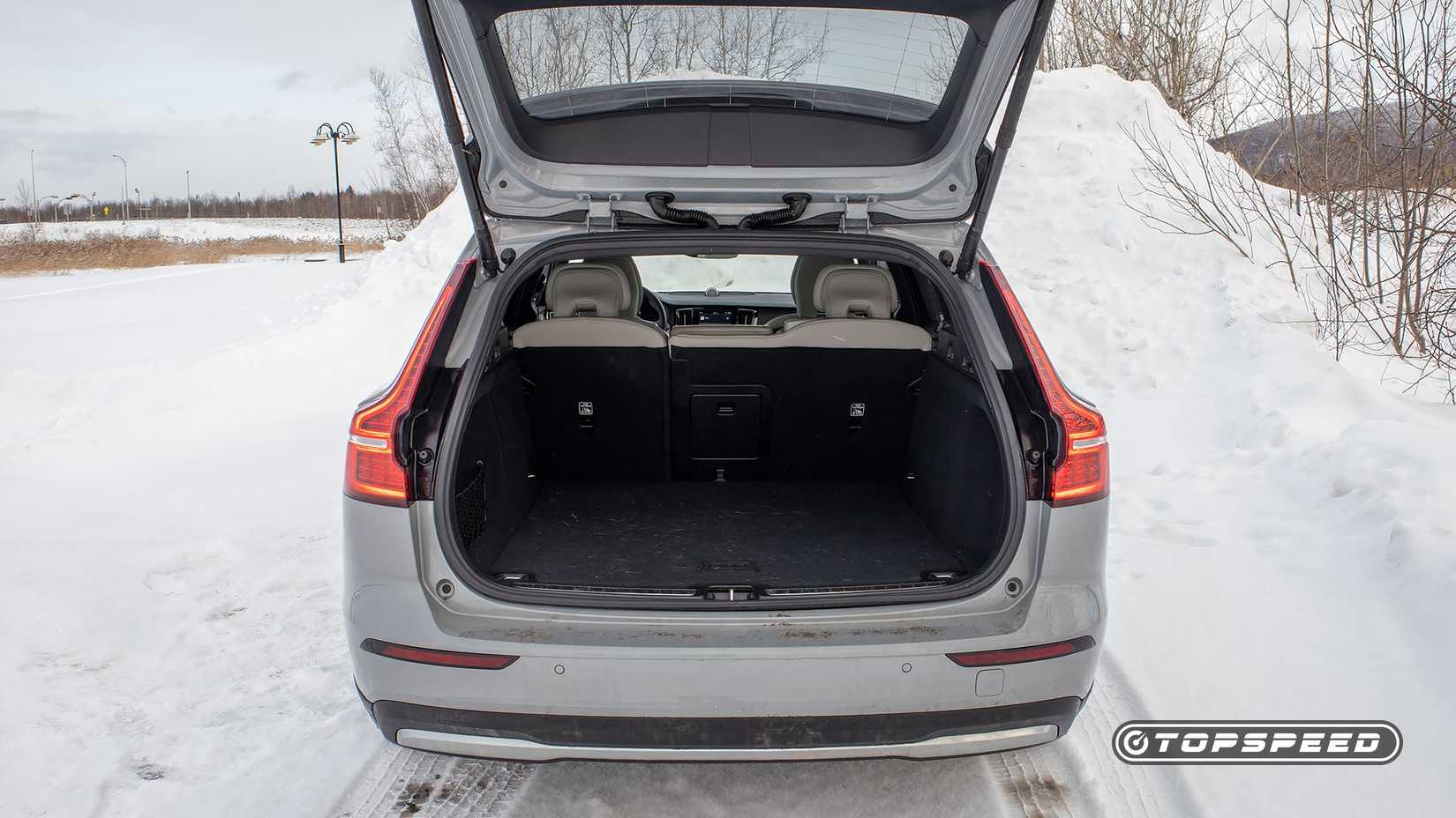 2025 Volvo V60 Cross Country Cargo Space TopSpeed