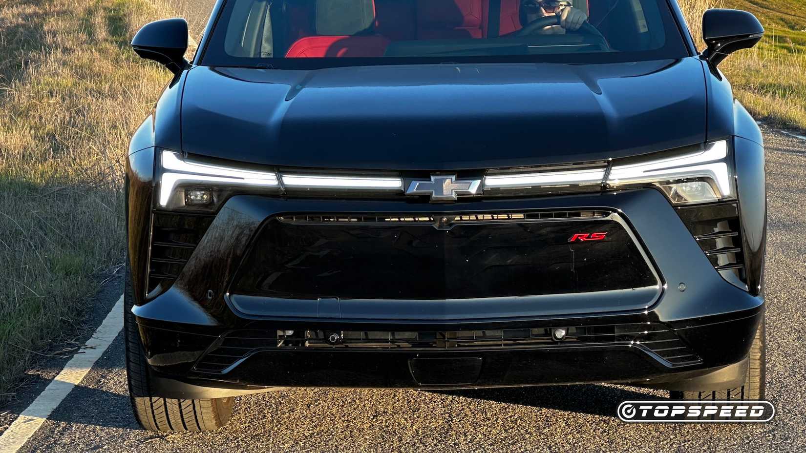 Detalhe dianteiro exterior Chevrolet Blazer EV RS AWD-1