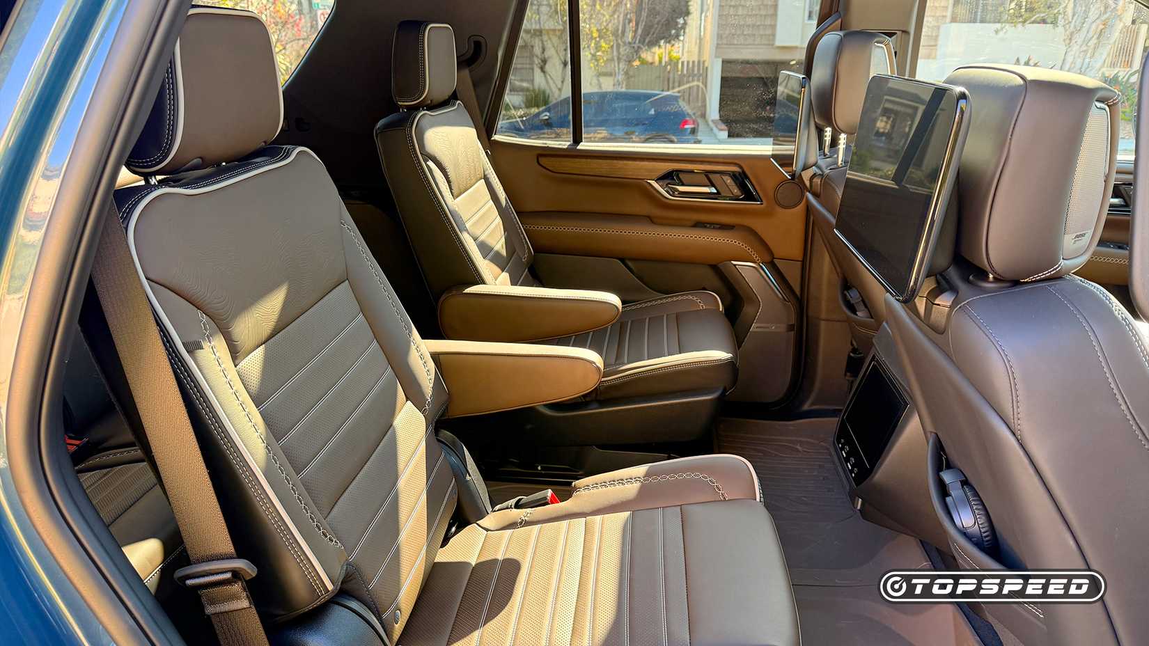 GMC yukon denali interior 30 copy-1
