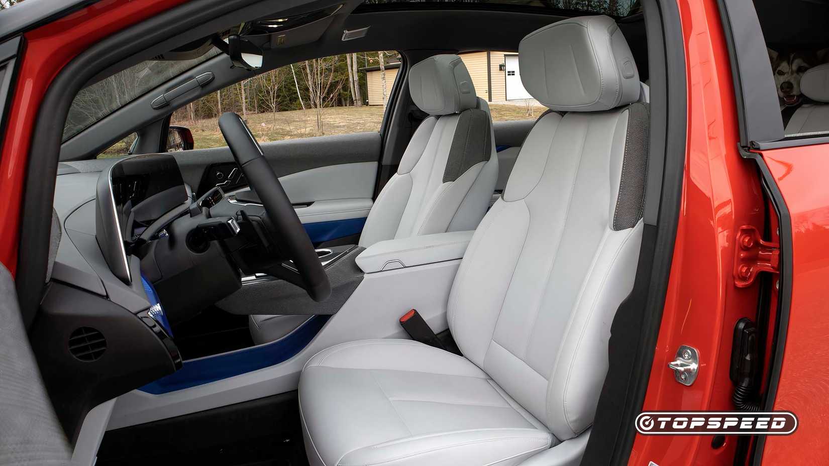 2025 Cadillac OPTIQ Seats 1 TopSpeed