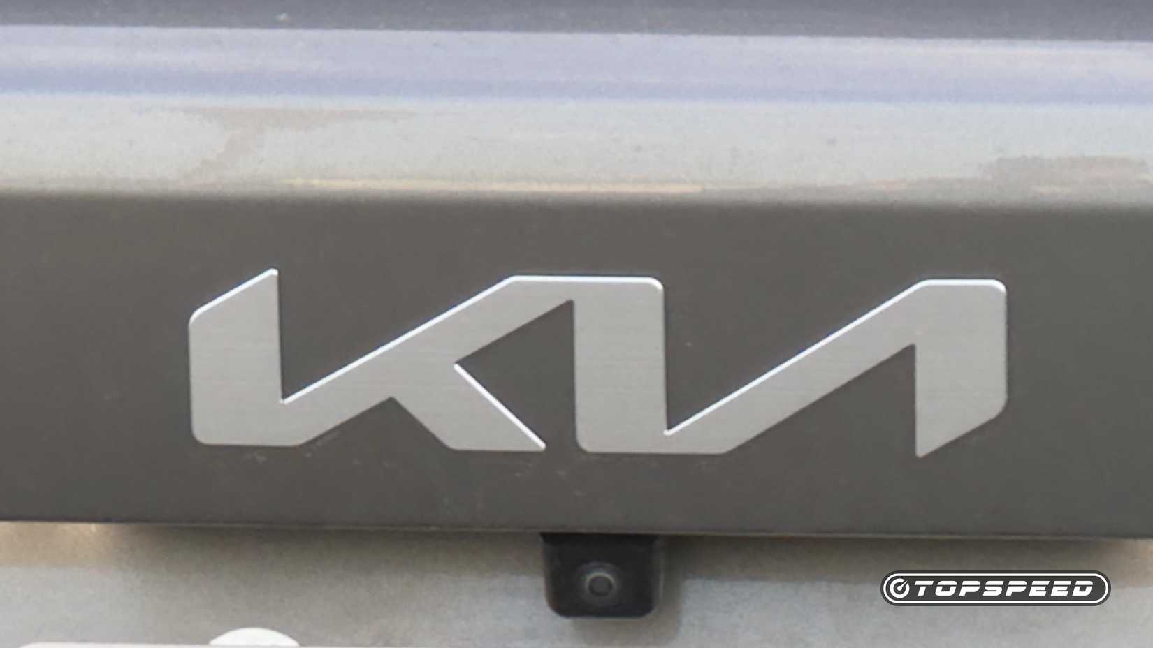 2025 Kia Sorento PHEV Exterior - Emblema traseiro e câmera