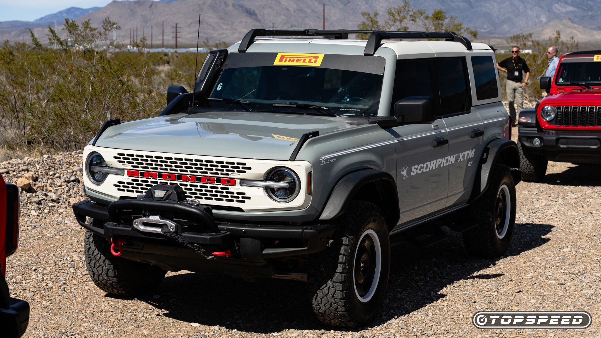 I Tested The Ford Bronco And Rivian R1S Off-Road In The Desert With ...